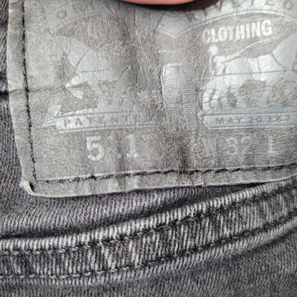 Levi's 511 Men's Size‎ 32 Charcoal Denim Shorts Spellout Pocket 9